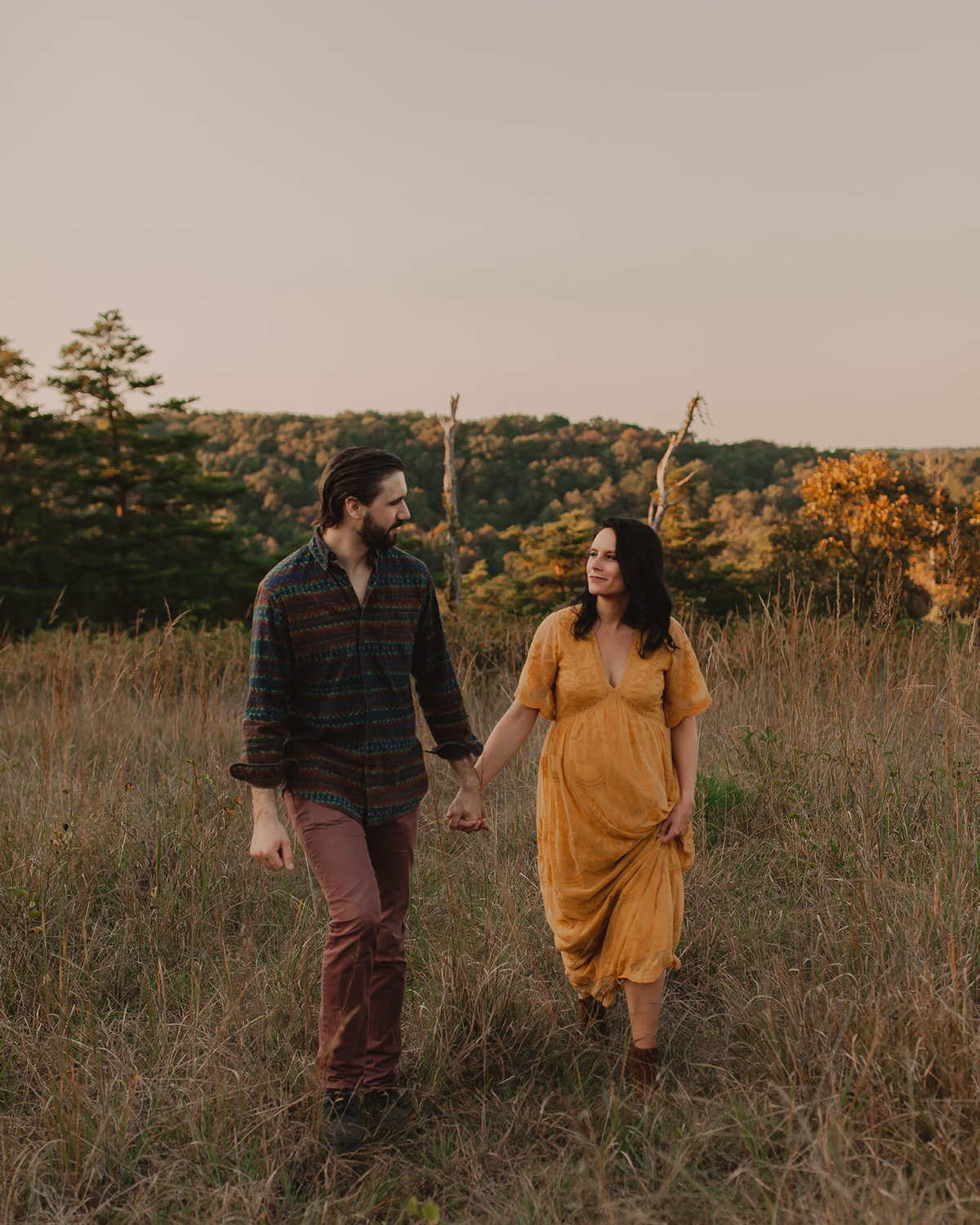 19_Outdoor-Maternity-Boho-Open-Field-Summer-Sunset_Couple