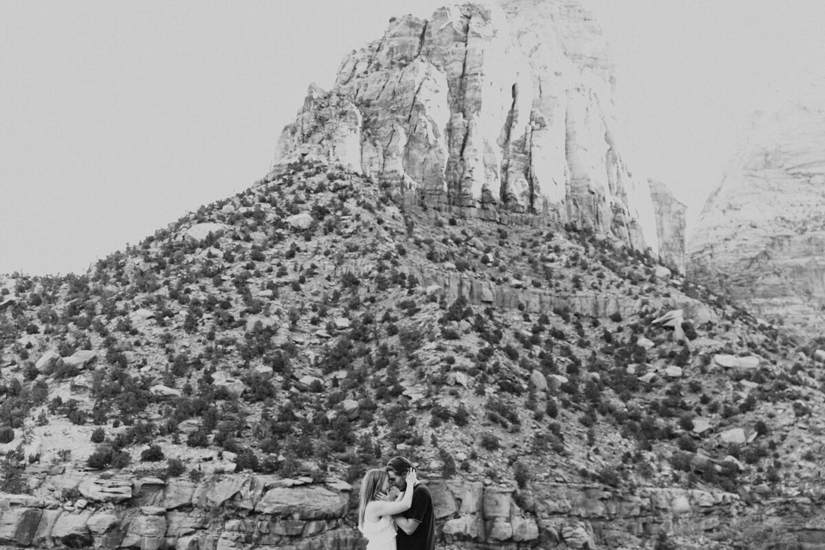 Zion-National-Park-Engagement-Session-123
