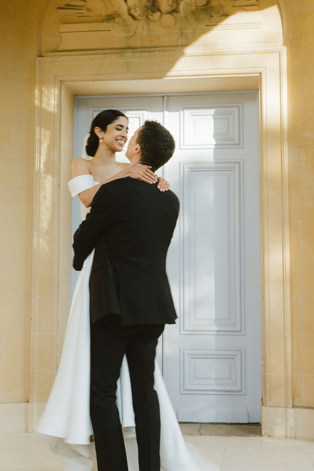 Romantic French Chateau Wedding in Paris - Stacey Vandas Photography 91