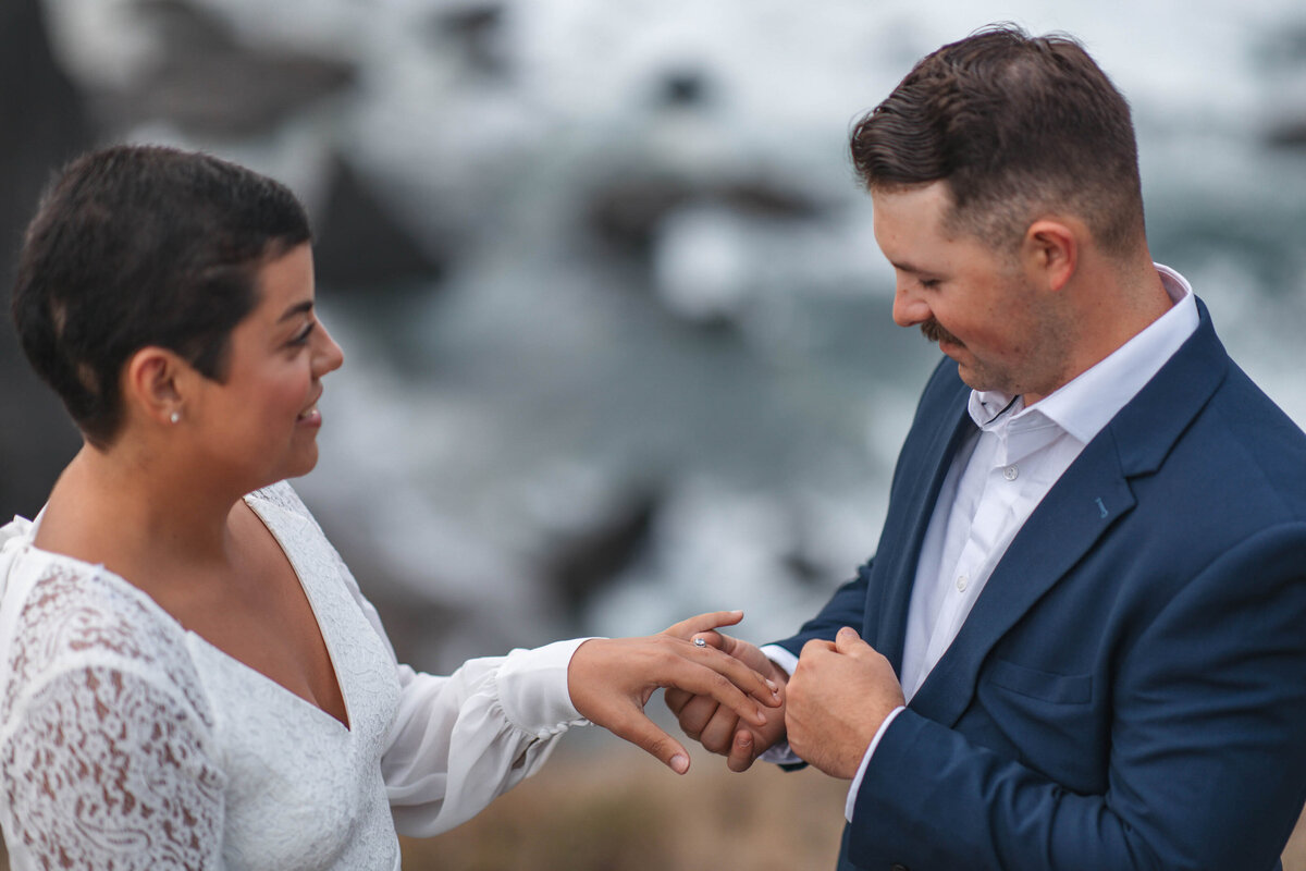 gods-thumb-elopement-oregon-coast-hike-57
