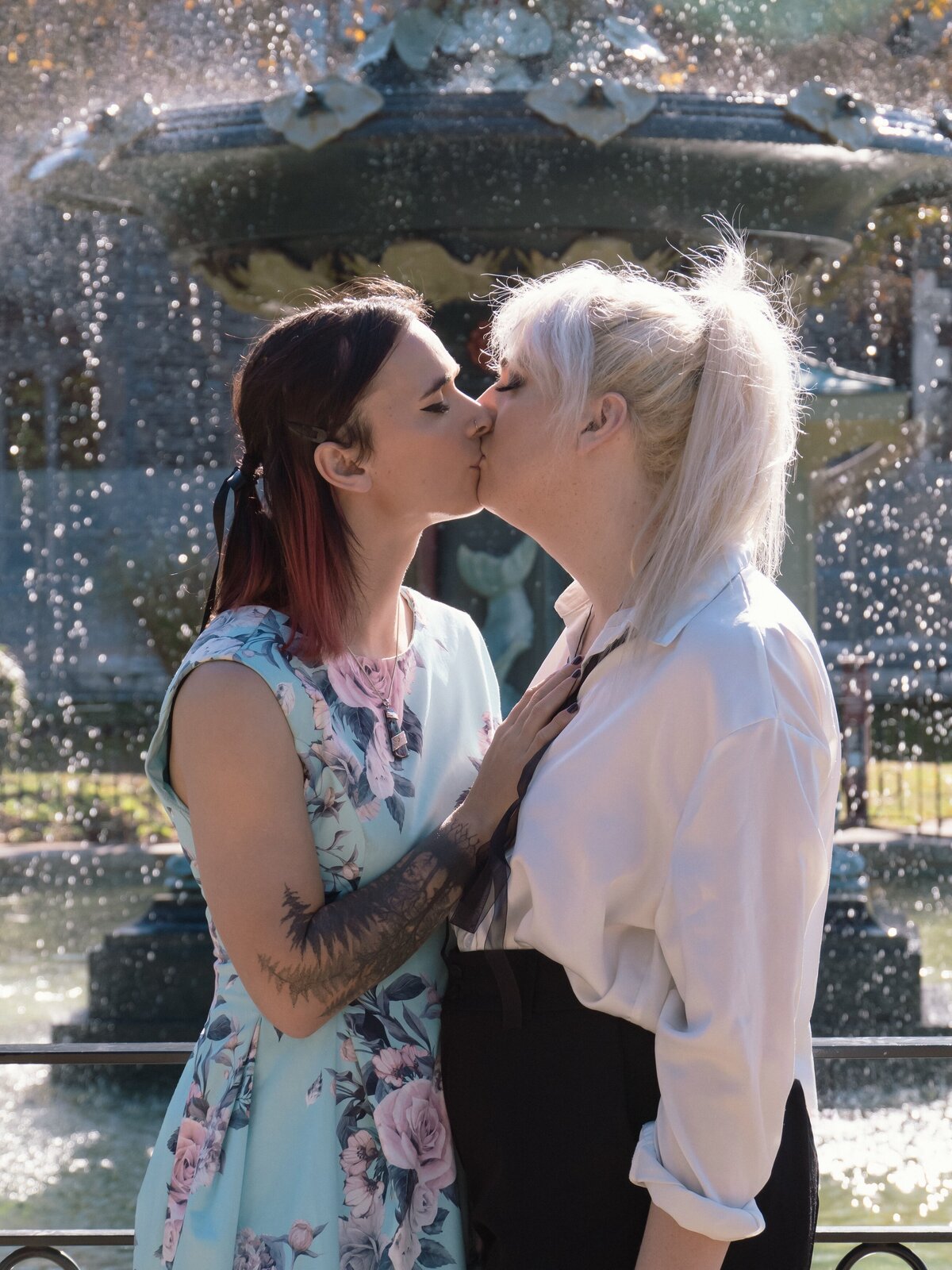 autumn-queer-engagement-photos-christchurch-arts-center-photos-with-river-15