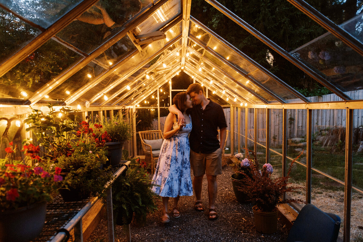 GreenhouseGardenEngagement_InHomeSession_TaylorNicollePhoto-33