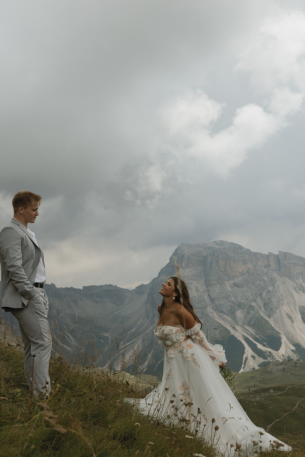destination-wedding-elopement-photographer-italy-dolomites-seceda-documentary-tanya-davids-photo-film-112