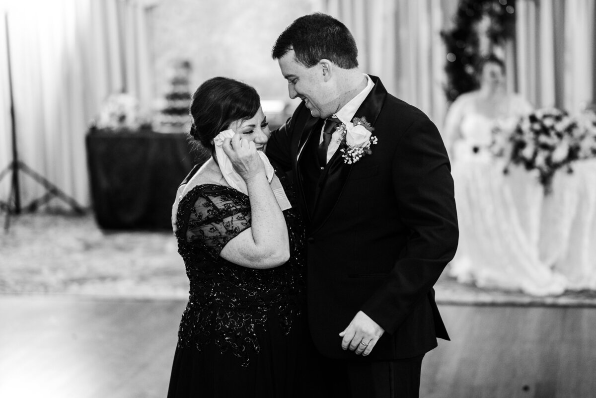 Stephanie & Dan - Pennsylvania Wedding Photographer Meghan Luckenbill Photography-714