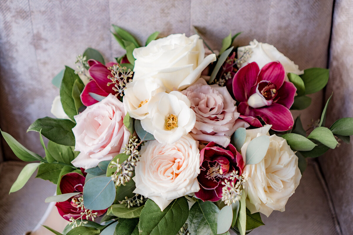 blush and burgundy wedding bouquet