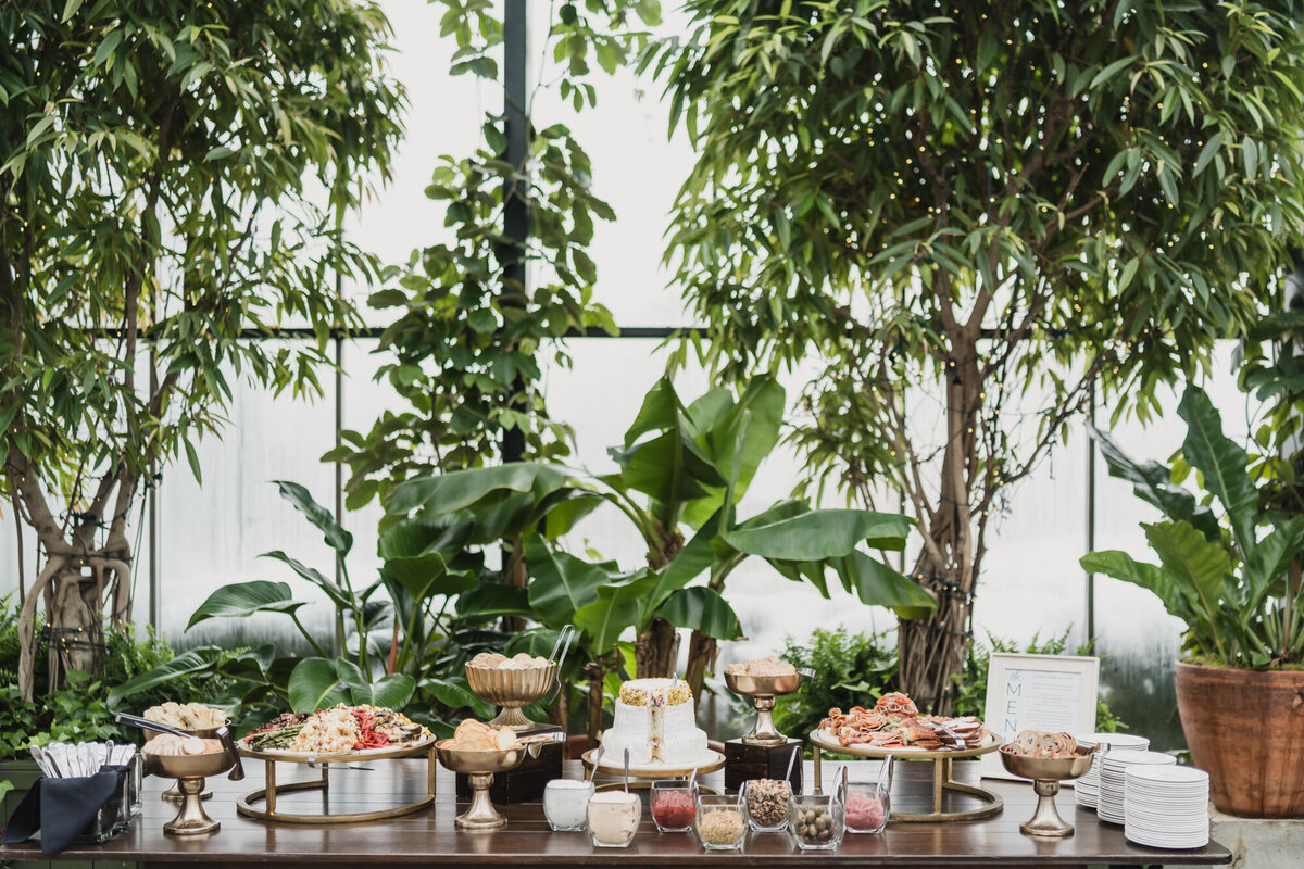 A MAGICAL WINTER PLANTERRA GARDEN WEDDING WITH A GREEN COLOR PALETTE IN WEST BLOOMFIELD, MICHIGAN PROVIDED BY KARI DAWSON PHOTOGRAPHY76