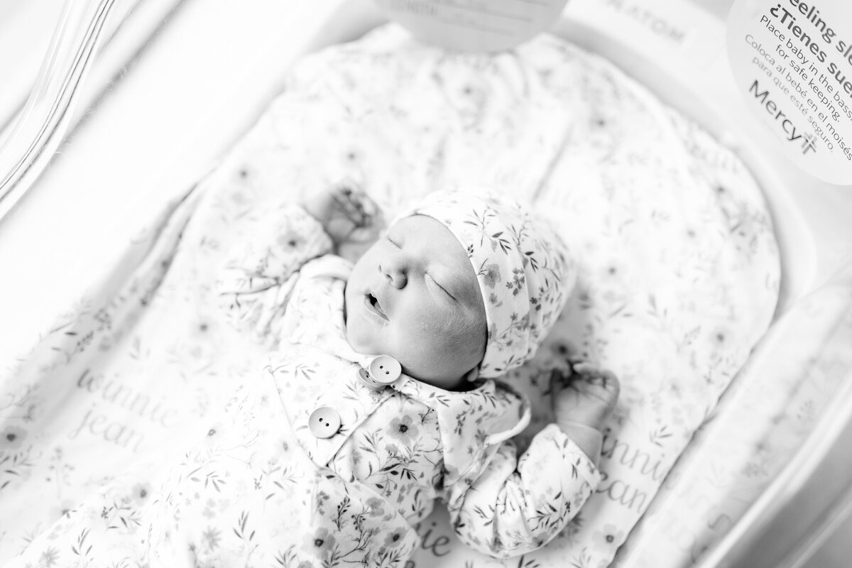 NW Arkansas fresh 48 photographer, fresh 48 photography near me, fresh 48 photos Northwest Arkansas, in hospital newborn portraits NW Arkansas