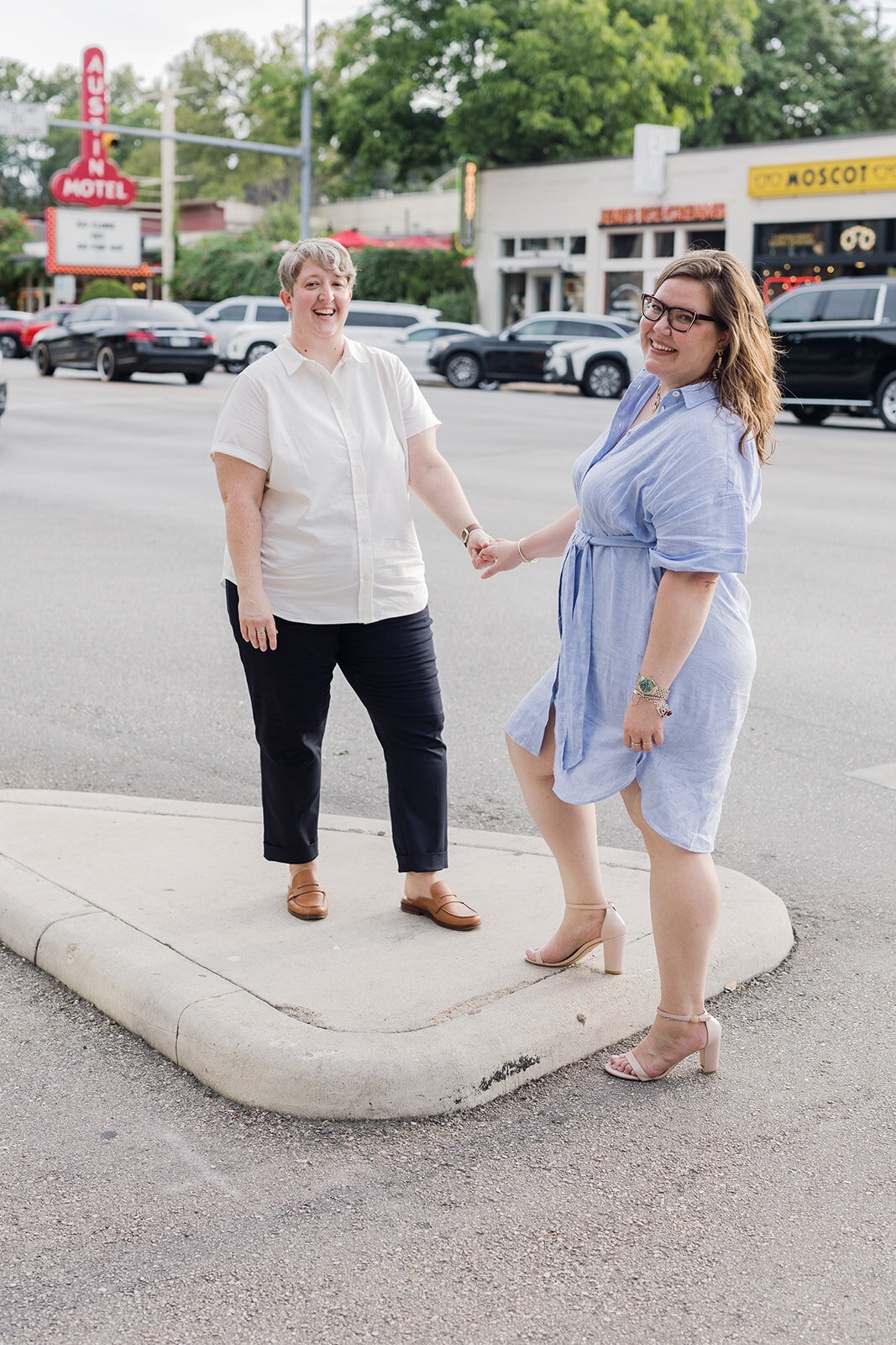south_congress_colorful_engagement_photos9