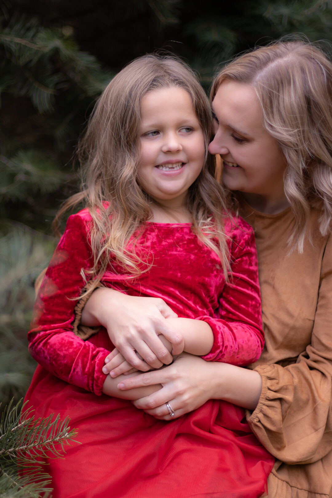 2022Christmas-in-the-trees_family-photography_renees-photography-designs_natural-lights_SM-2301