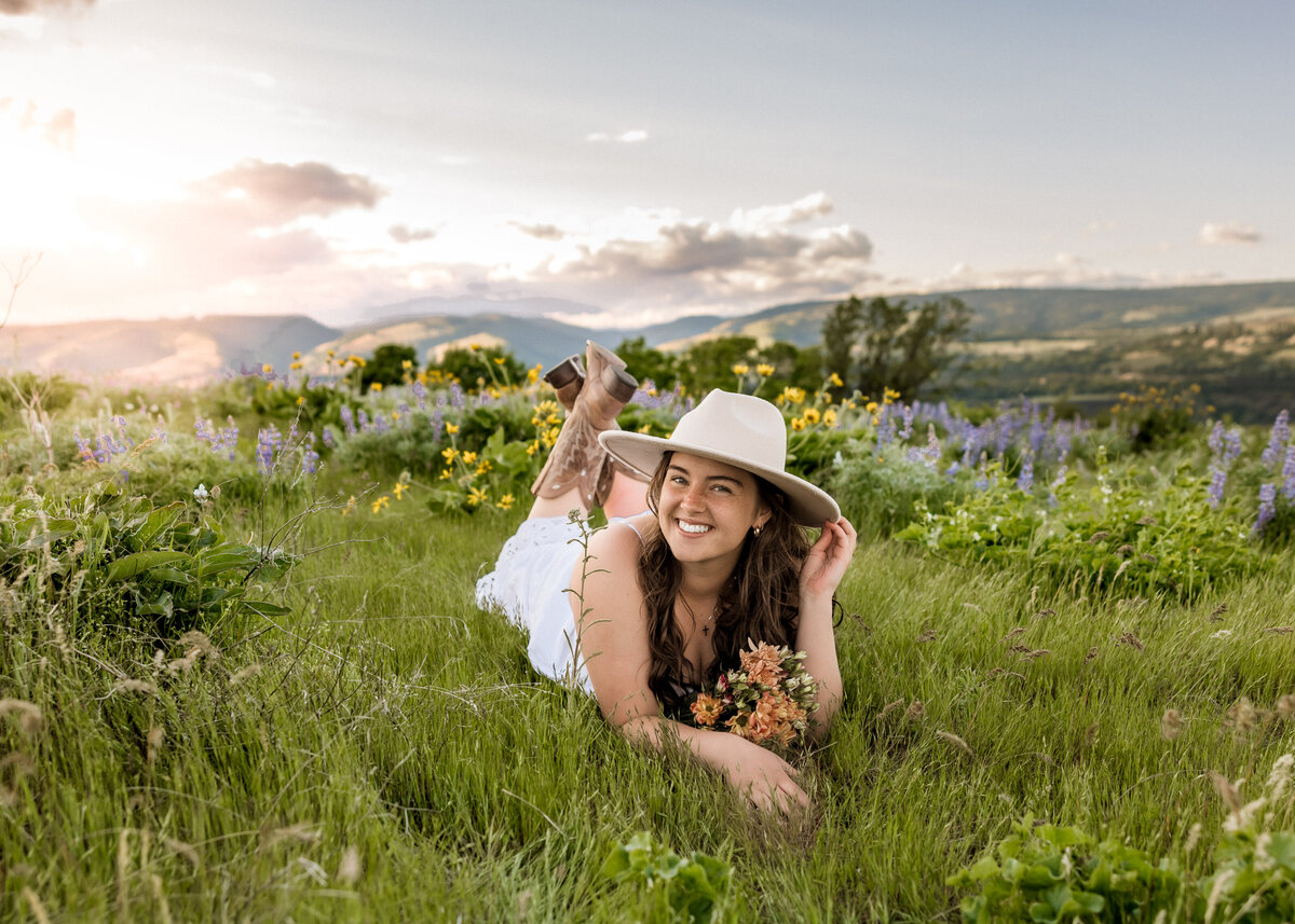 Sandy High School Senior doing their senior portraits at Tom McCall Viewpoint in the Columbia River Gorge. 
