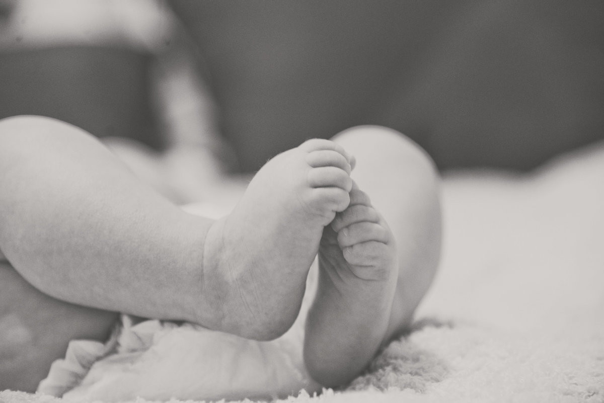 newborn feet photo