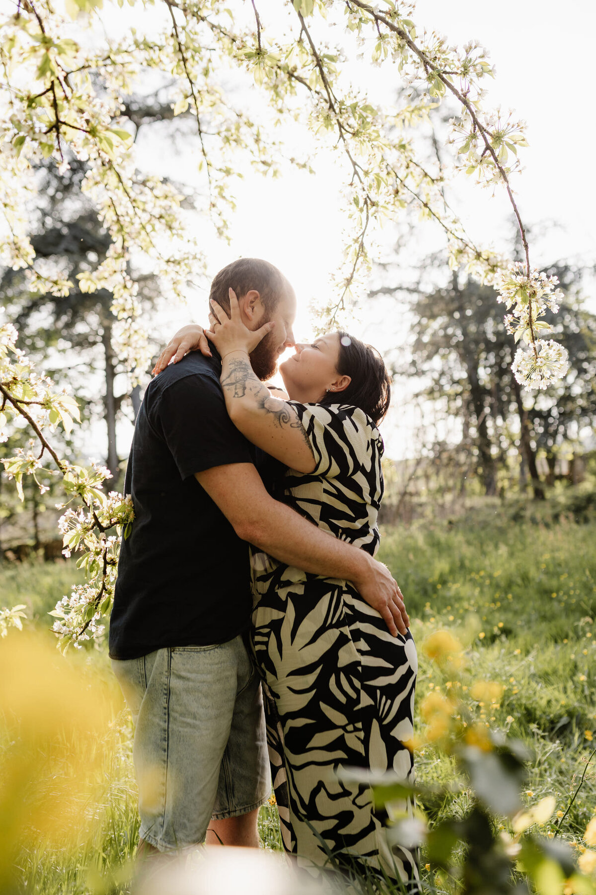 shooting-couple-dans-les-arbres