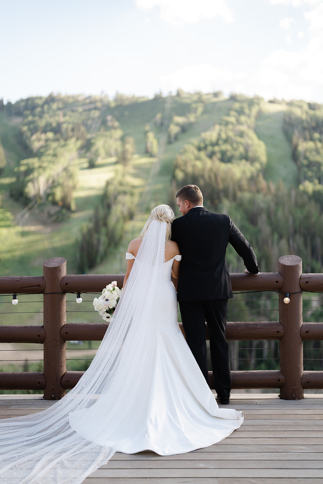 stein-eriksen-lodge-july-summer-park-city-mountain-wedding-pepper-nix-2212-1814