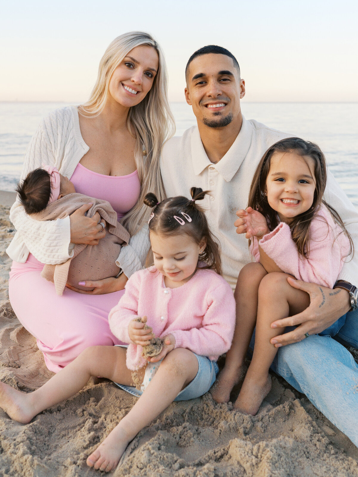 family-photo-at-the-beach