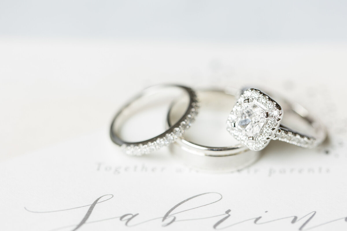 detroit-downtown-wedding-michigan-bride-groom-sweetest-heart-of-mary-church3