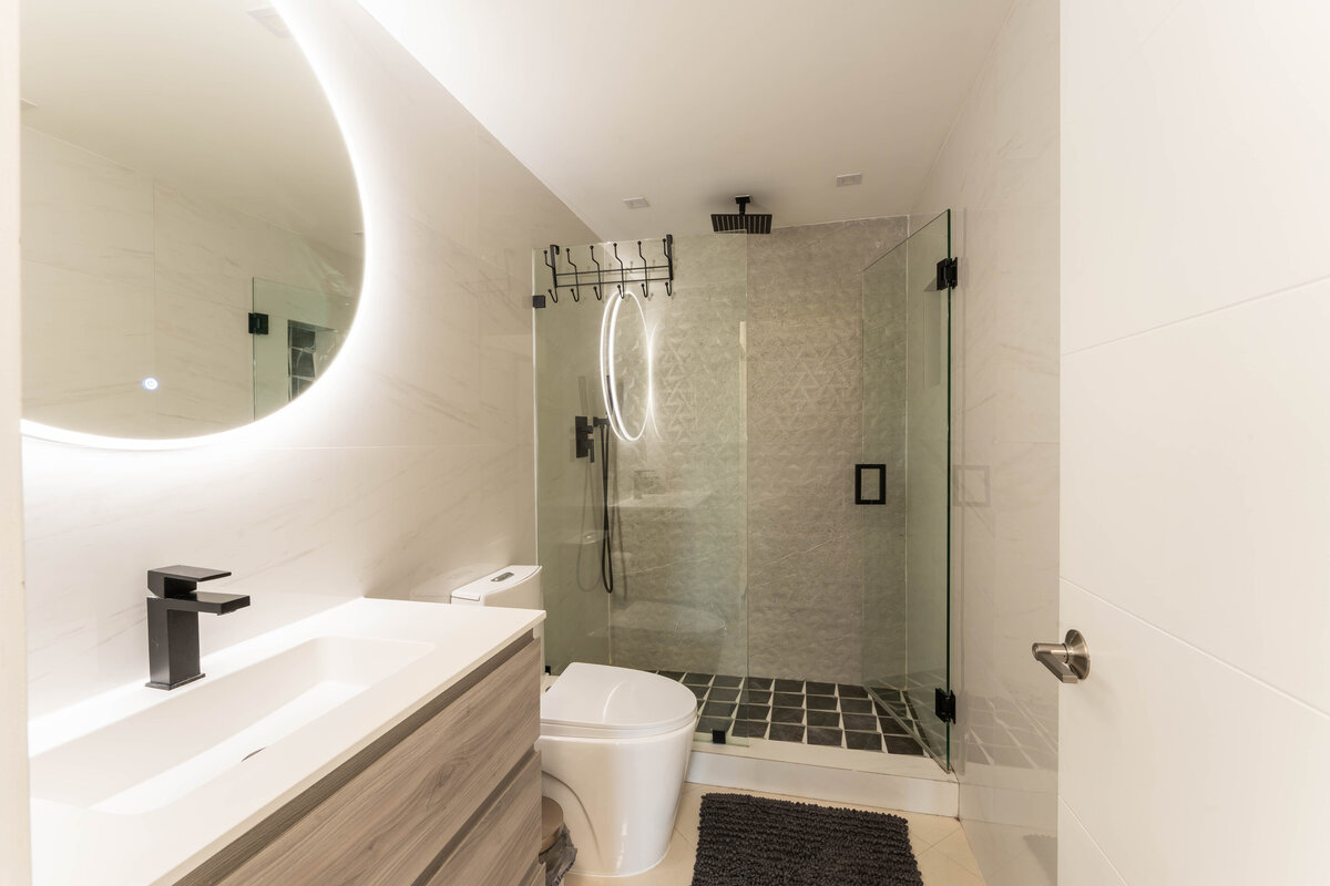 Bathroom 1 (1)