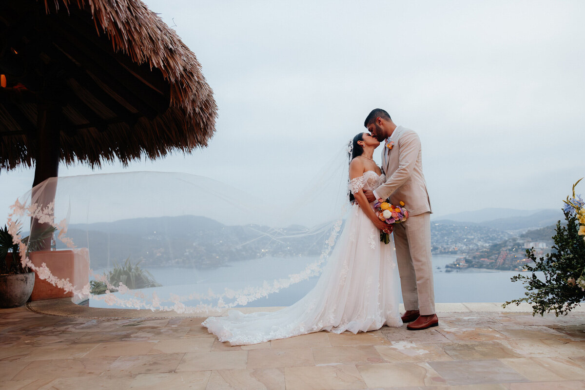 Casa-Angelina-Zihuatanejo-Mexico-Destination-Wedding-29