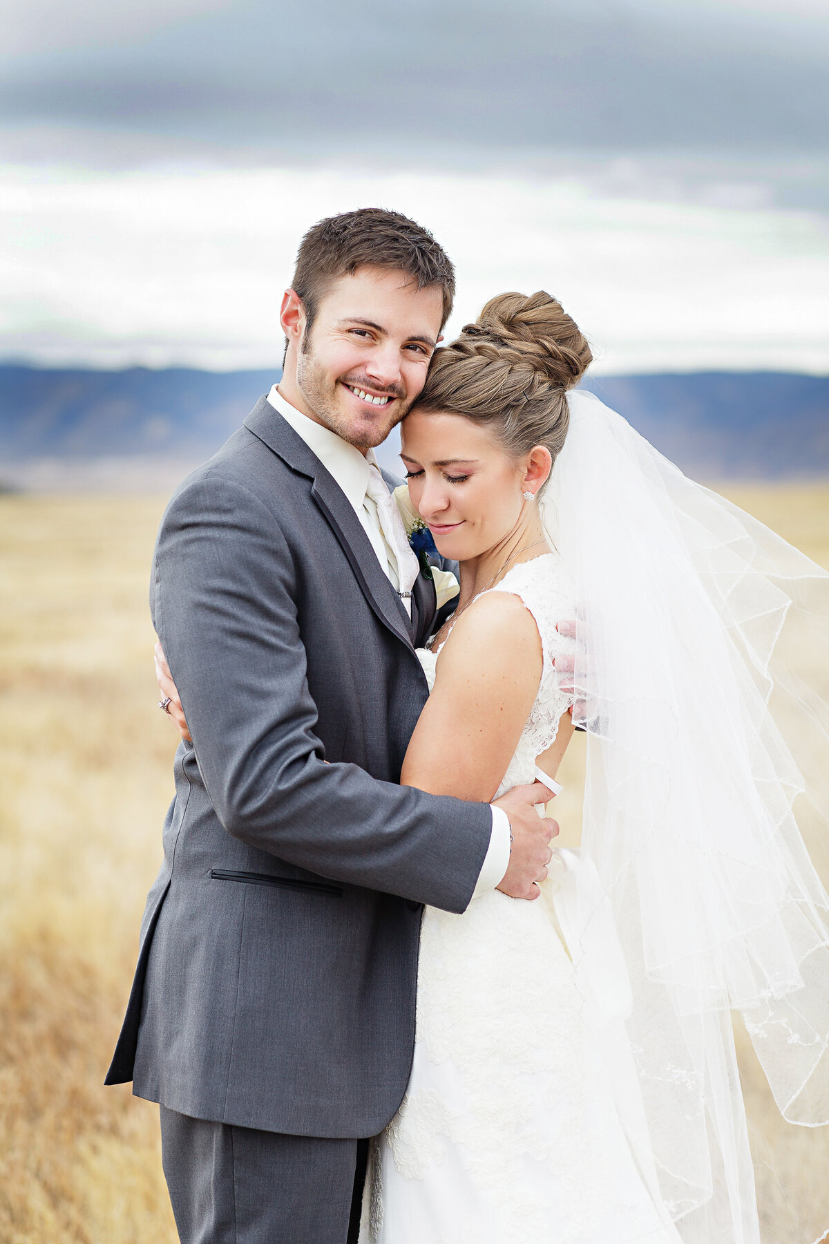 november-wedding-jackass-hill-park-littleton-colorado-groom-and-bride