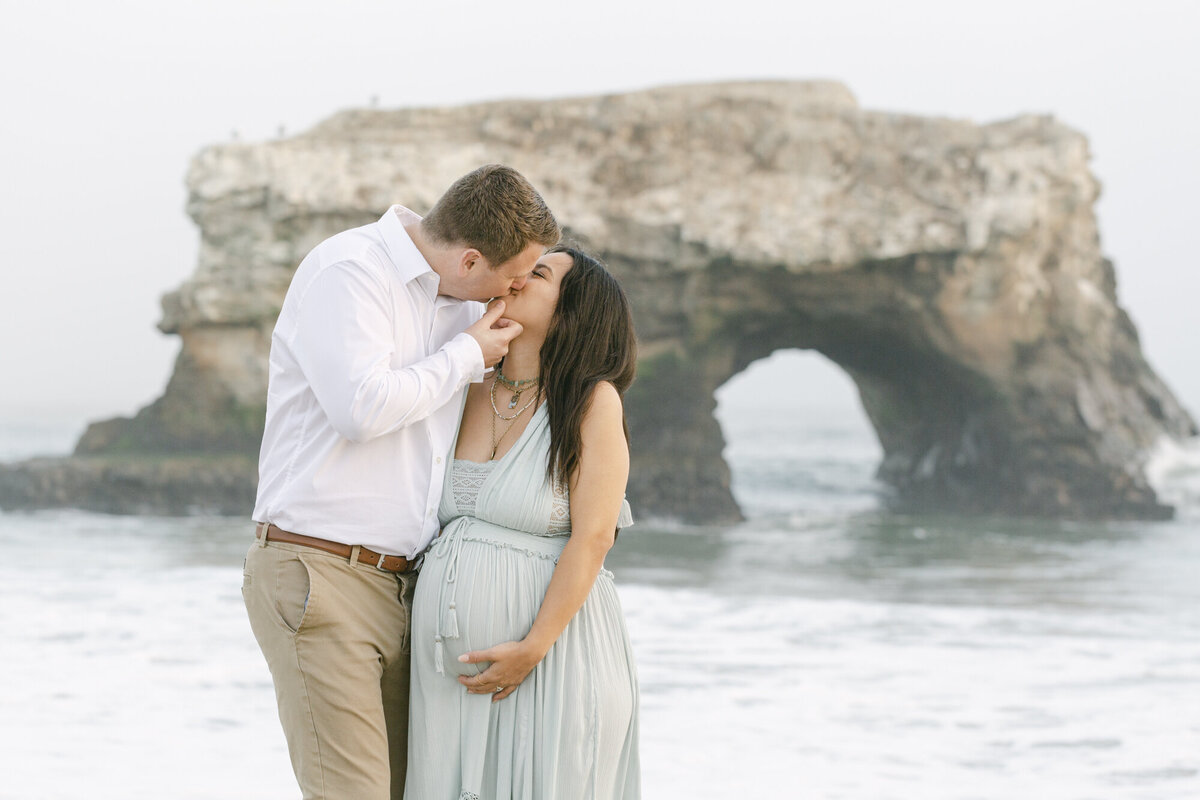 PERRUCCIPHOTO_NATURAL_BRIDGES_BEACH_MATERNITY_114