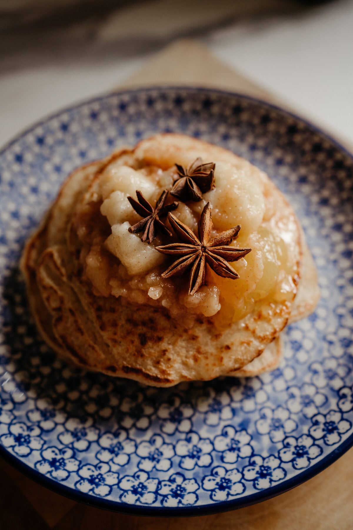 heerlijke pannenkoeken op een bordje