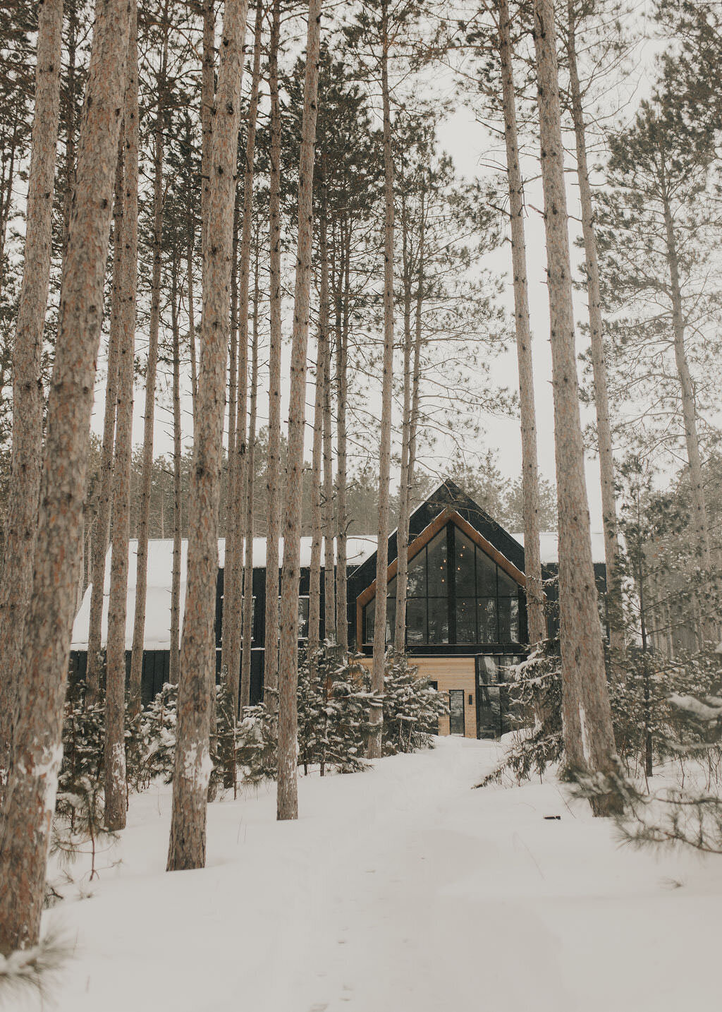Pinewood Events - Minnesota Modern Nature Inspired Venue - Winter @simpleescapephoto - 2