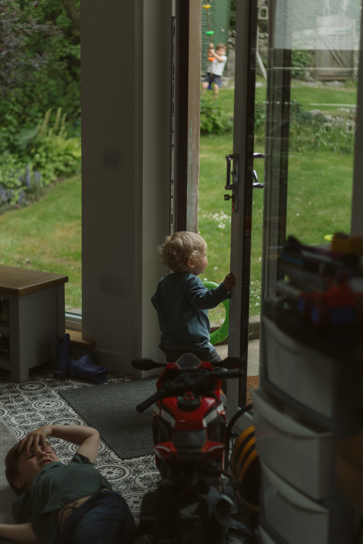 Aberdeenshire-family-photos-in-home-nostalgic (7 of 60)