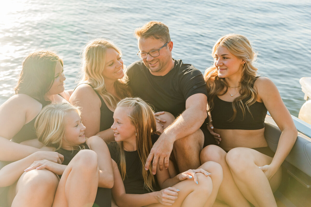 family-boat-summer-sunshine