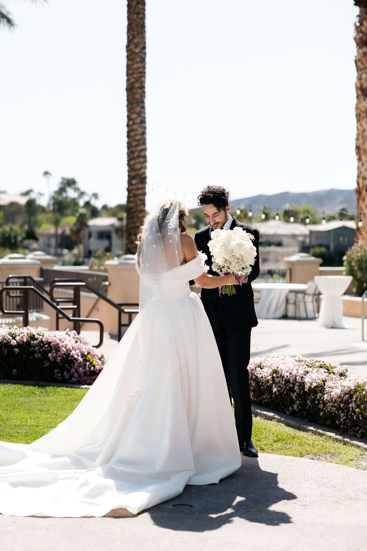 21_riskyexposure_marley-simon_las-vegas-elopement-photography