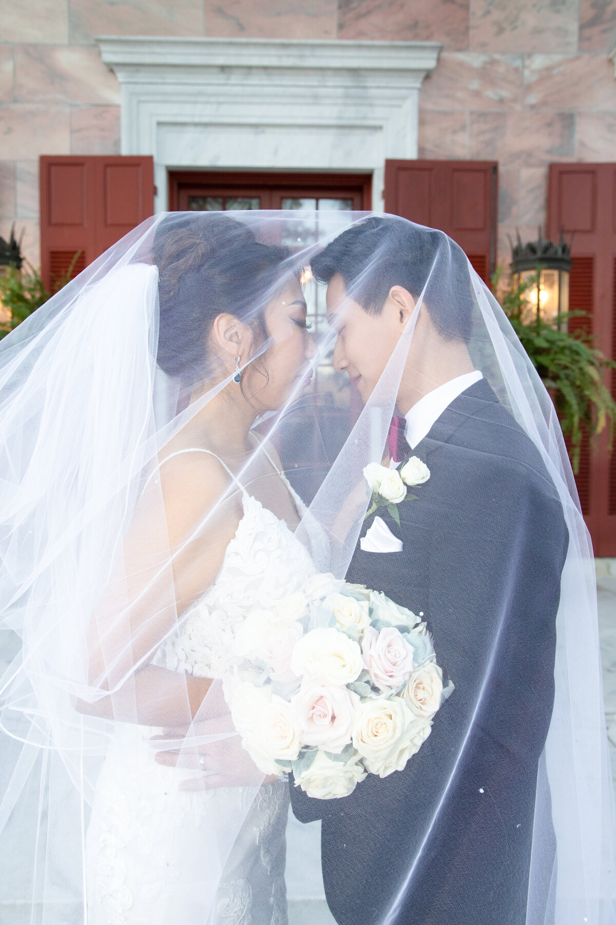 romantic-bride-and-groom-under-veil-tate-house-wedding