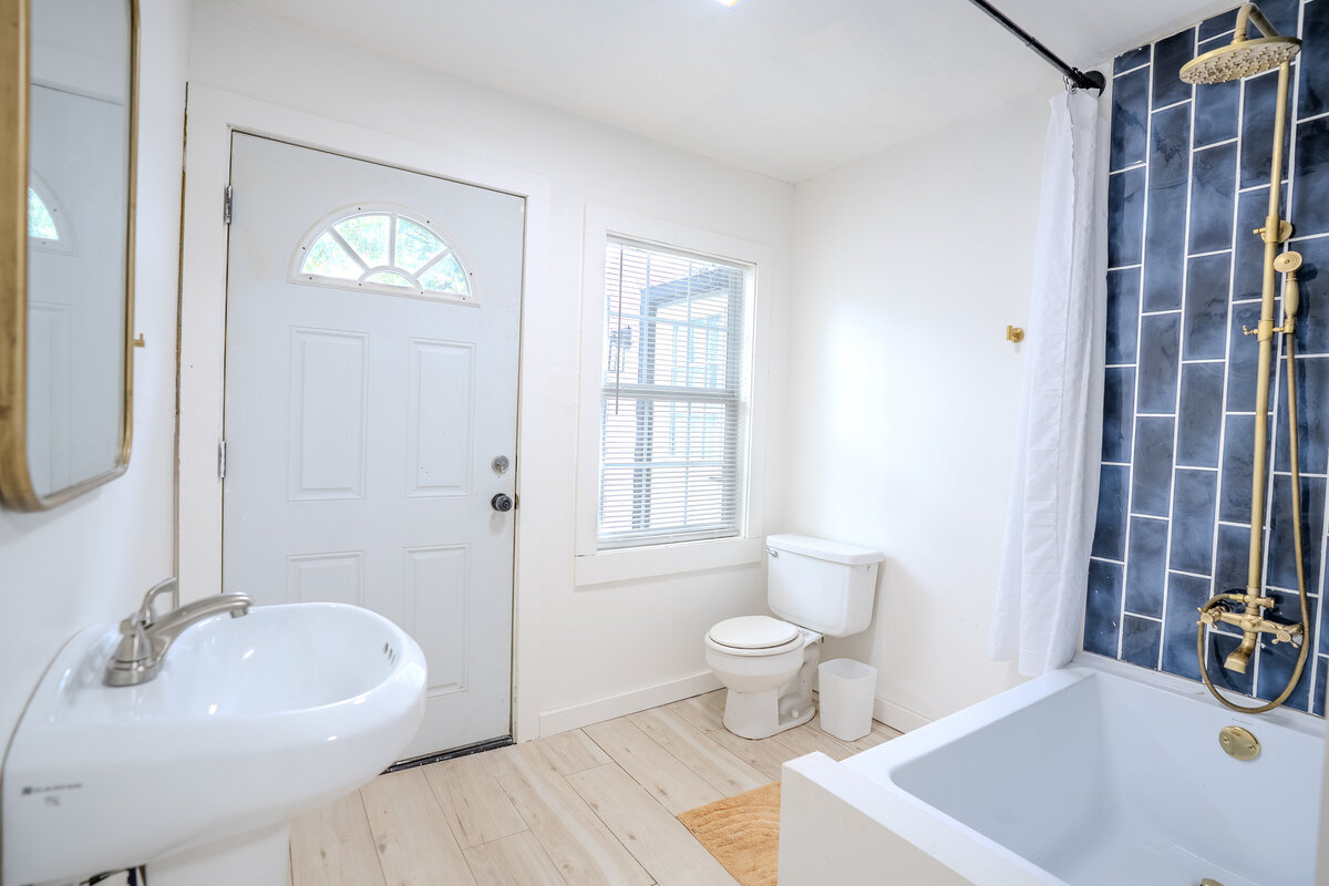 bathroom-Gainesville-tx-house-for-sale