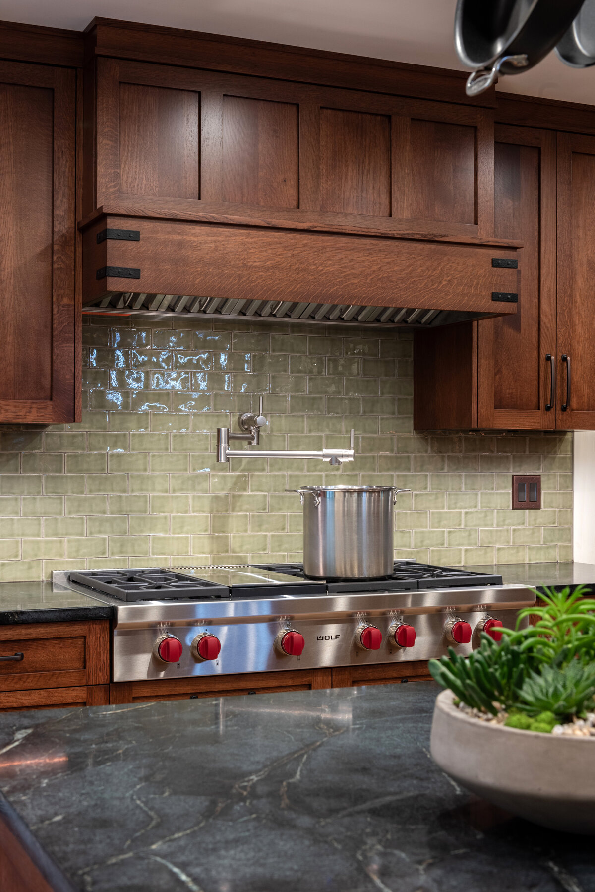 Range and backsplash