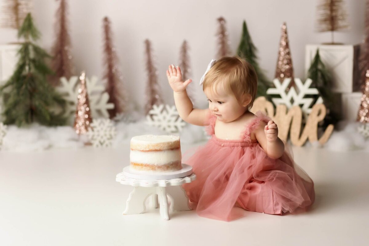 NW Arkansas cake smash photographer, cake smash photography near me, baby birthday photoshoot NW Arkansas