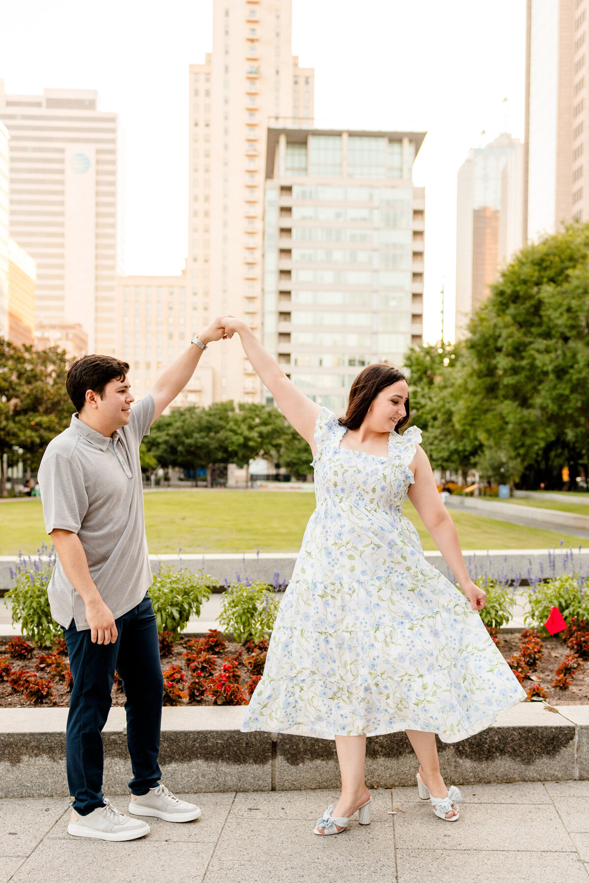 downtown dallas engagement photos