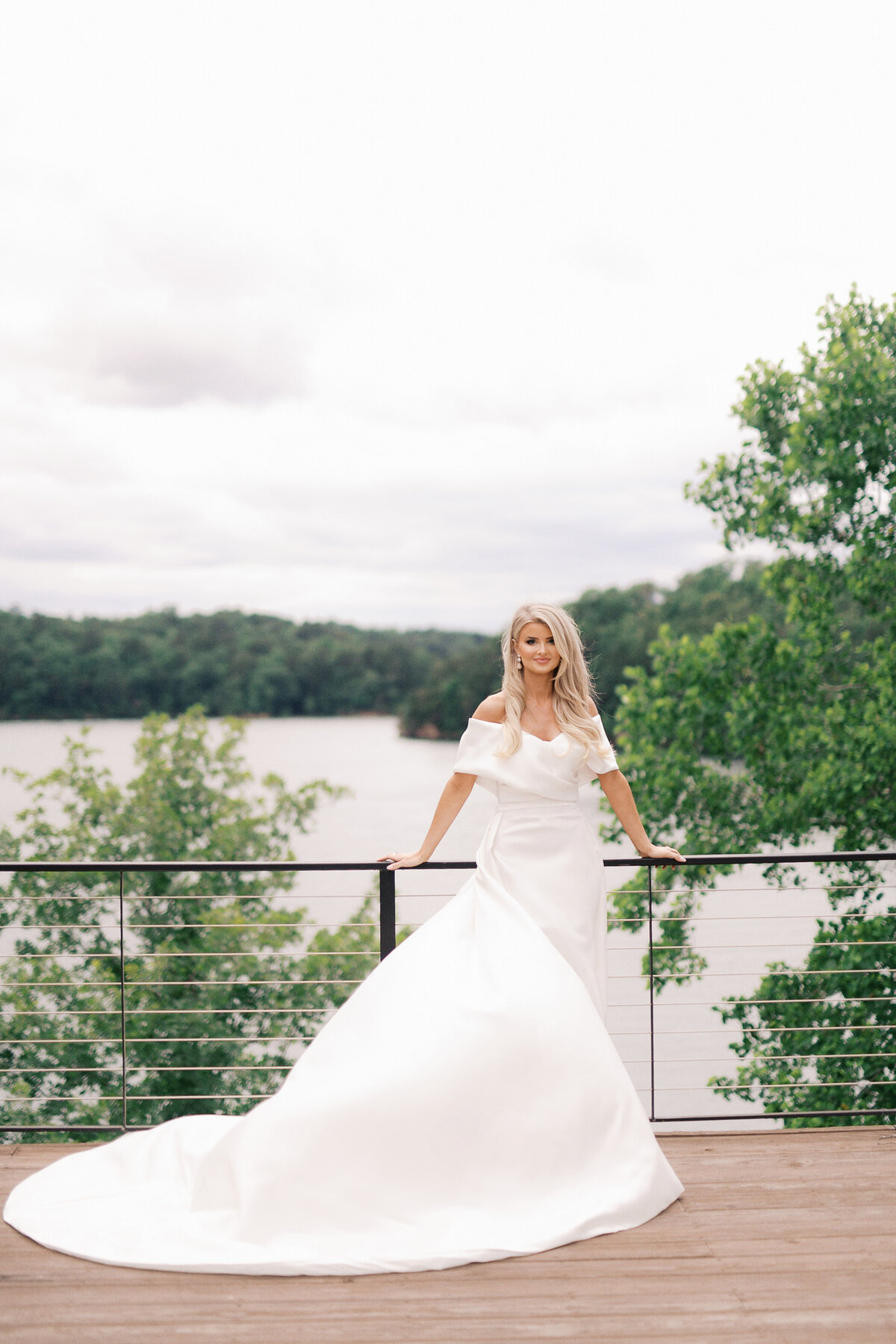 Barn at Smith Lake Wedding Photographer-18