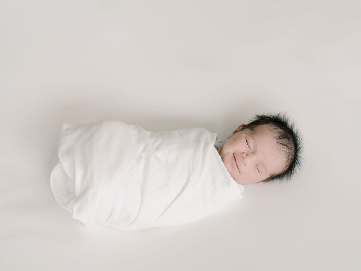 northern-virginia-newborn-photography-studio-simple-lifestyle-photo14