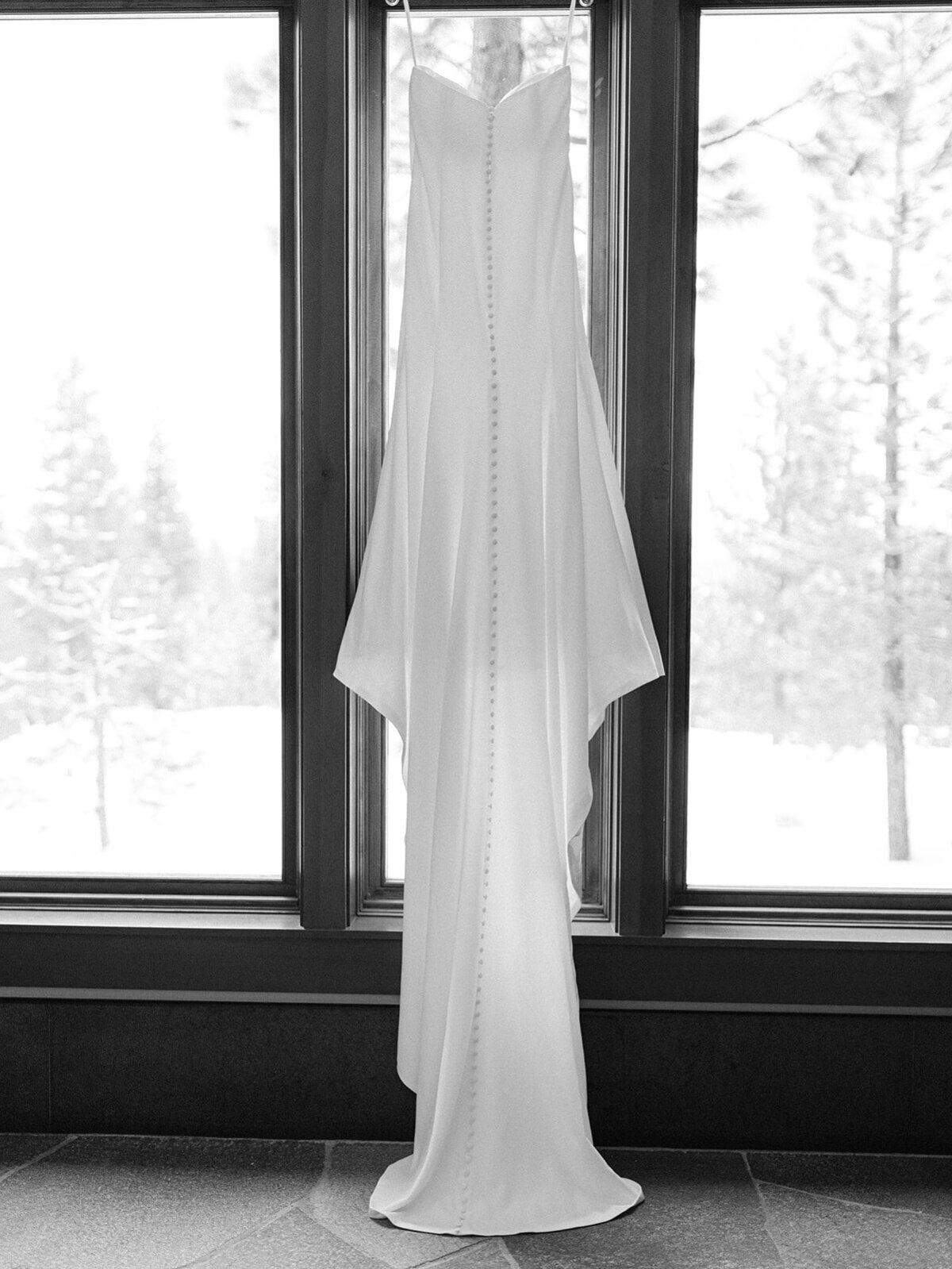 E&B WED  23_ 99