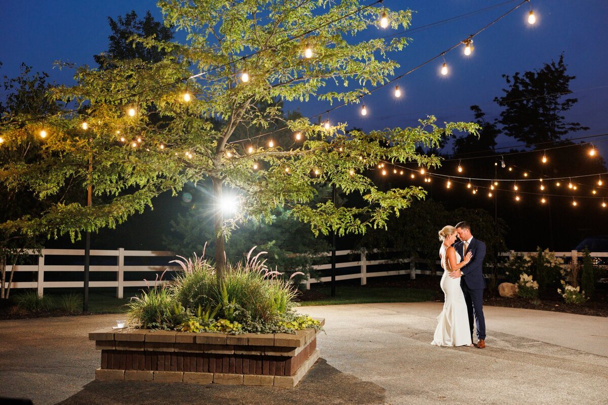 58-ivy-house-grand-rapids-wedding-photographer