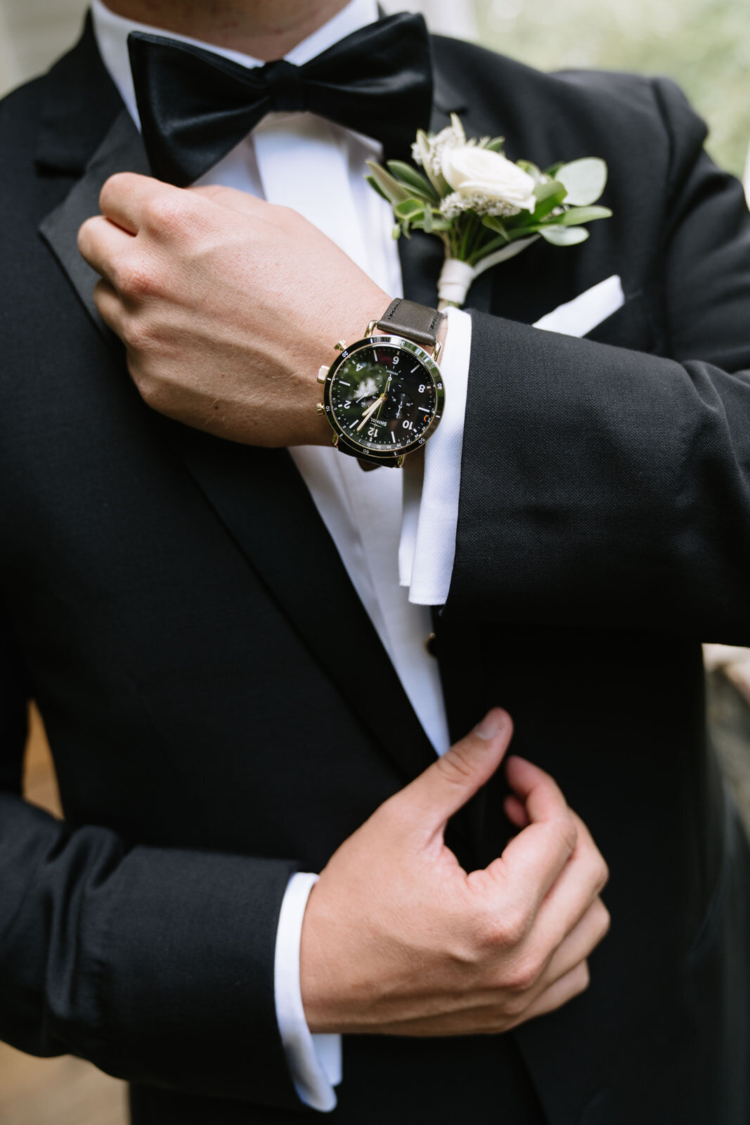 kelseylaurenphoto_c&j_groomgettingready_-26