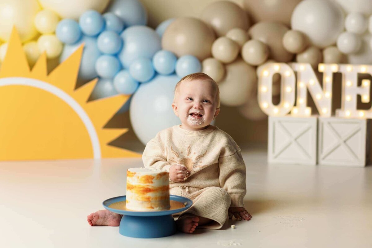NW Arkansas cake smash photographer, cake smash photography near me, baby birthday photoshoot NW Arkansas