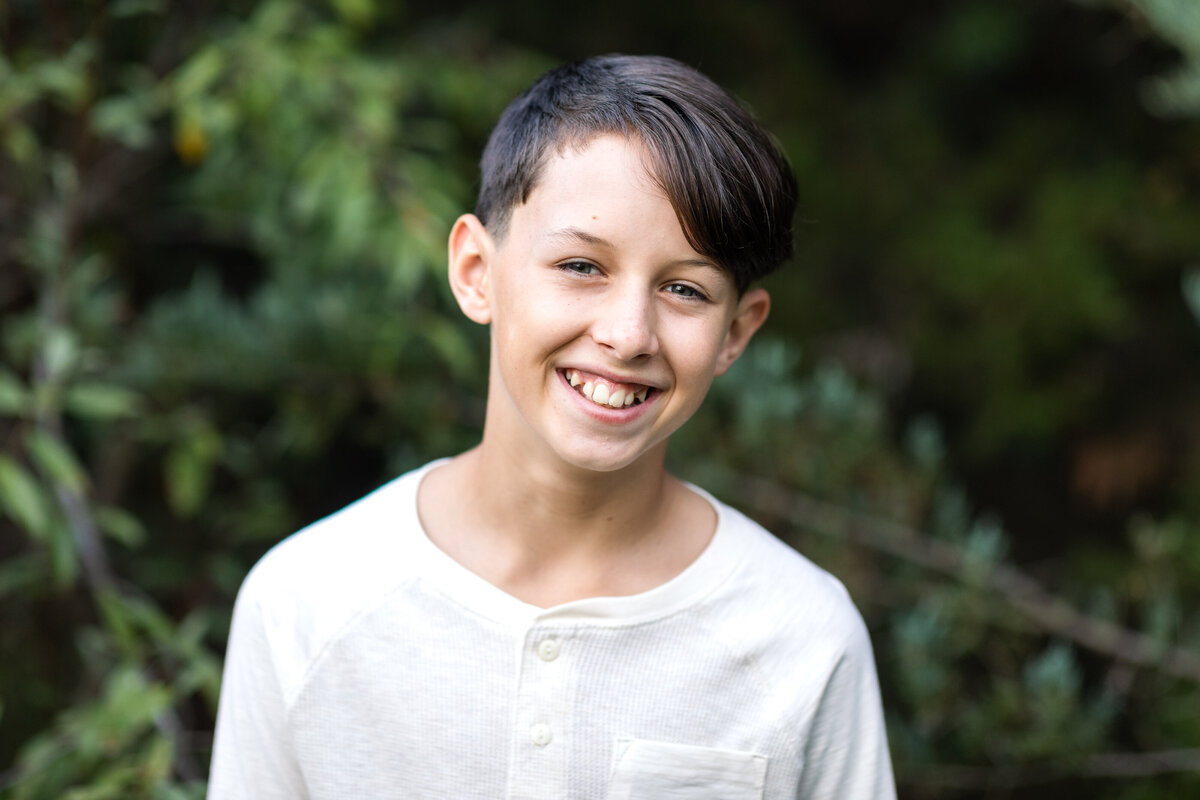 Kansas_City_Family_Photography_smiling_tween_portrait-4