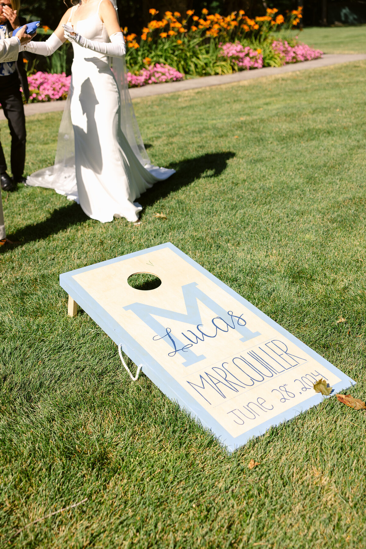 custom-wedding-cornhole-saint-clements-castle
