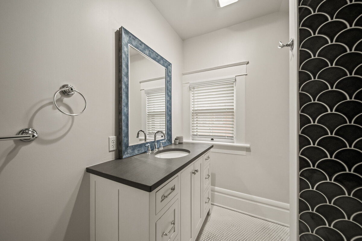 70-web-or-mls-A7406326