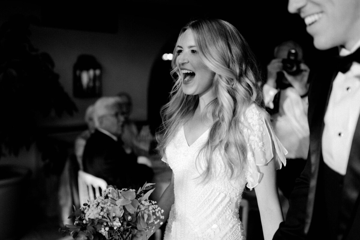 154_Provence_Luxury_Wedding_Photographer (189 von 235)_Provence Luxury Wedding Photographer. A timeless and elegant destination wedding at La Bastide de Gordes captured by luxury wedding photographer Flora and Grace.