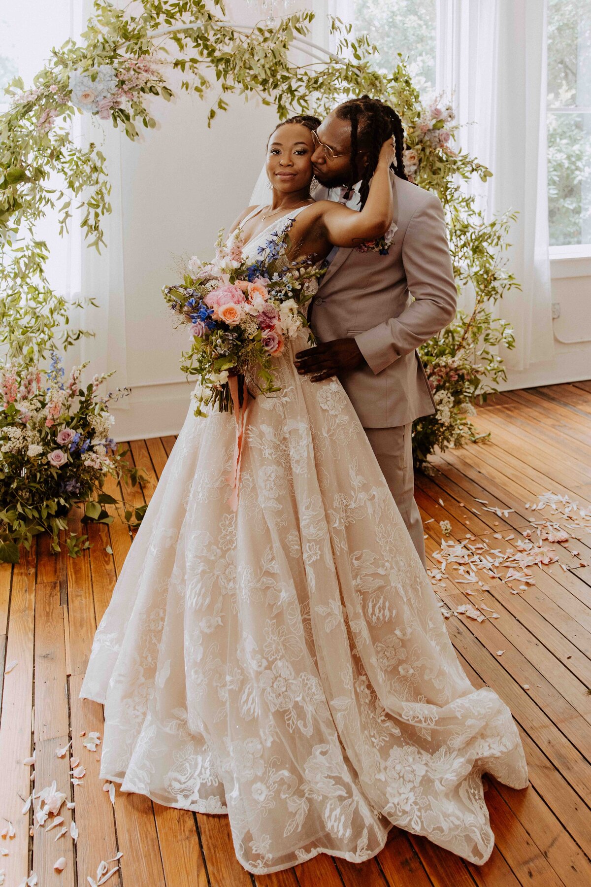 WHIMSICAL-GARDEN-WEDDING-SAVANNAH-BOTTLE-WORKS-BAREFOOT-ROYALTY-PHOTOGRAPHY129