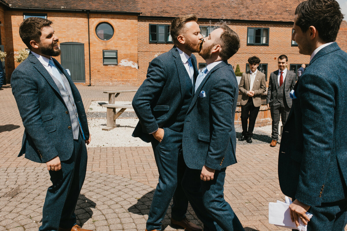 grace-dove-photography-meadow-barn-wedding (27)