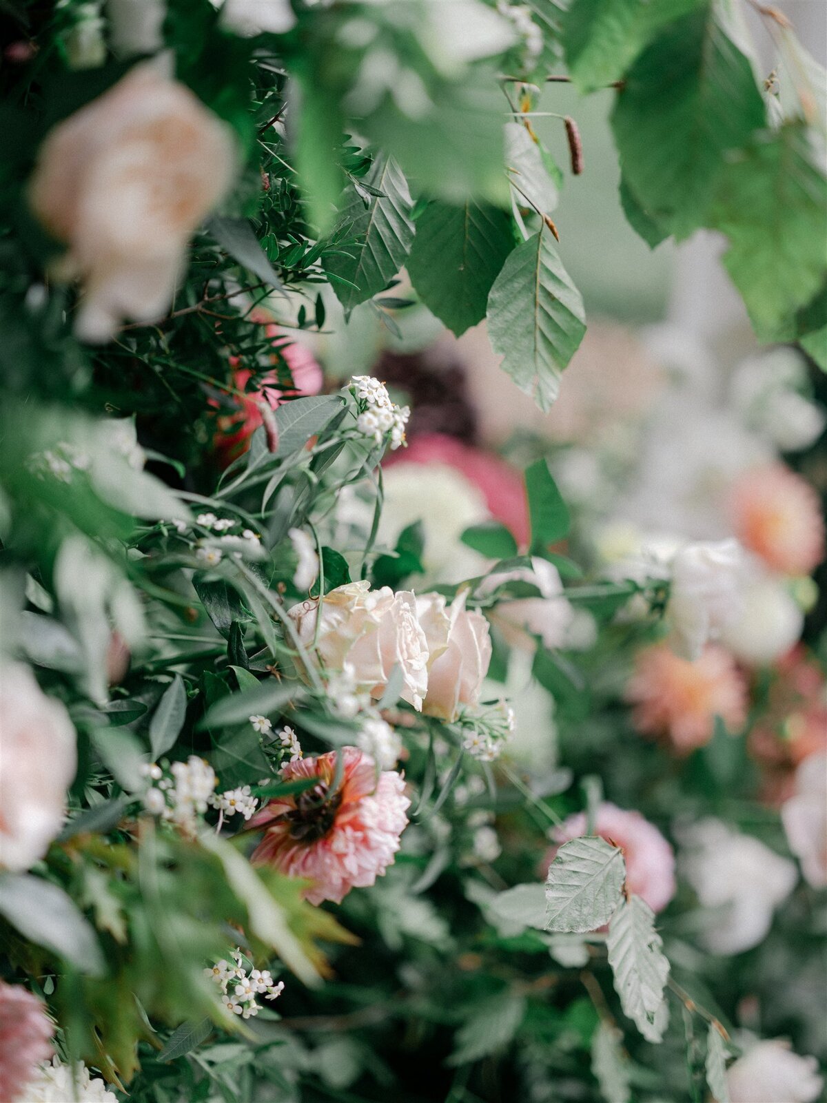 MadelineGeorge_Ceremony_0298_Wizz & Wild Wedding Florals