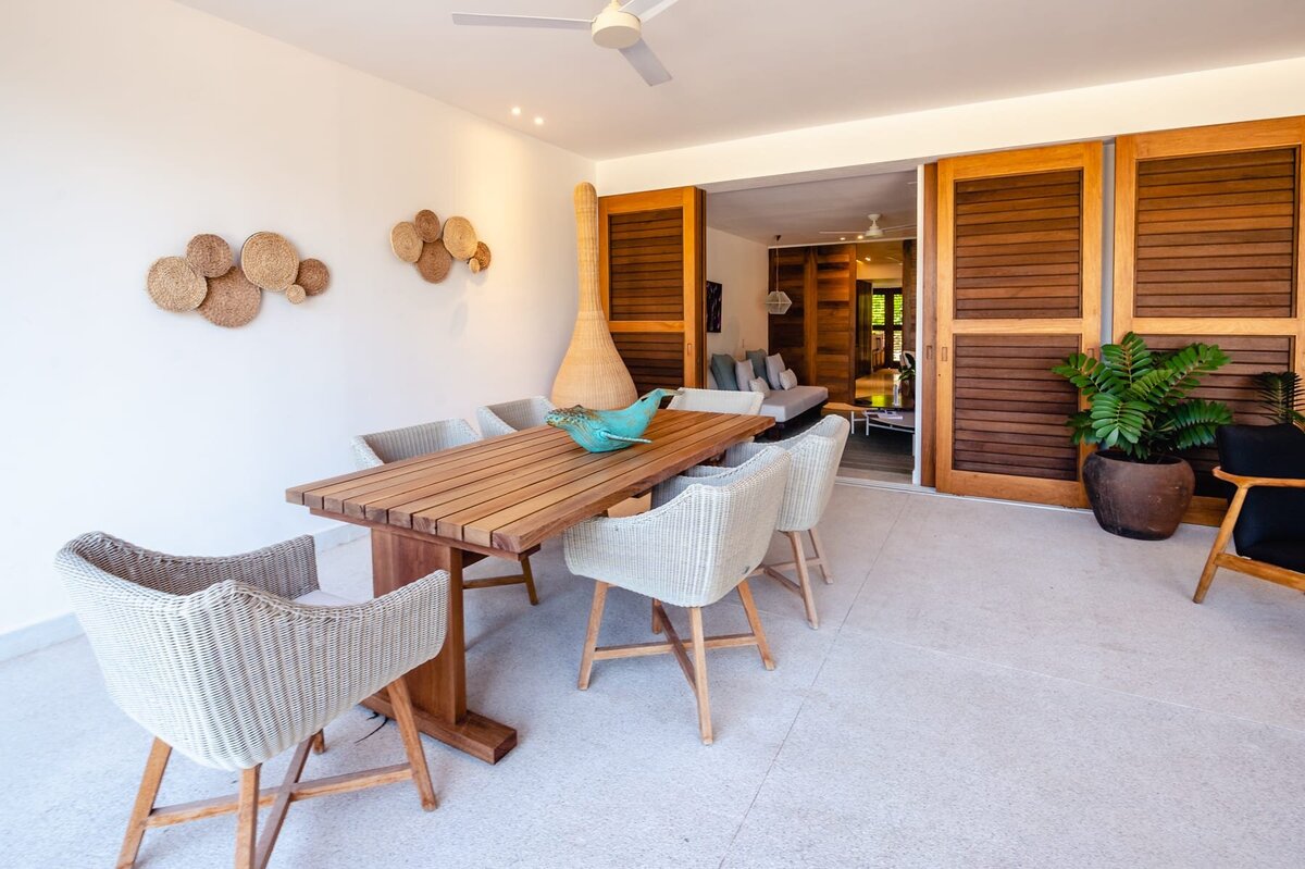 02-2-Careyes-Mexico-Properties-El-Careyes-Club-and-Residences-17-2BD-Lounge--9407
