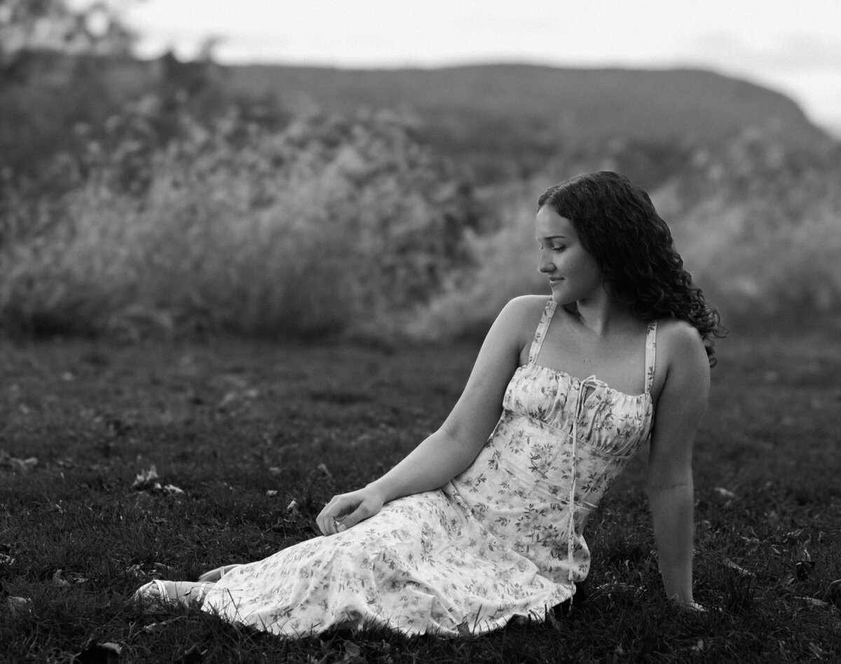 senior-picture-ideas-outside