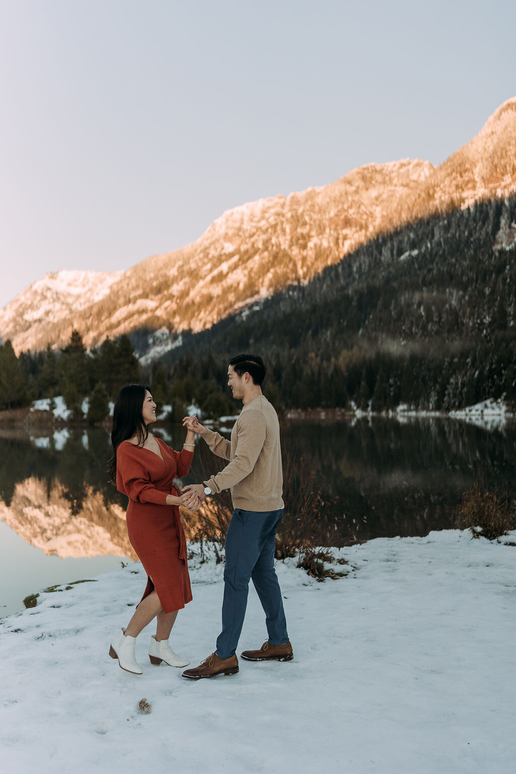 Joyce Li Photography Destination Wedding Elopement Engagement Lifestyle Portrait Photographer West Coast Seattle Washington California goldcreekpondengagement-70