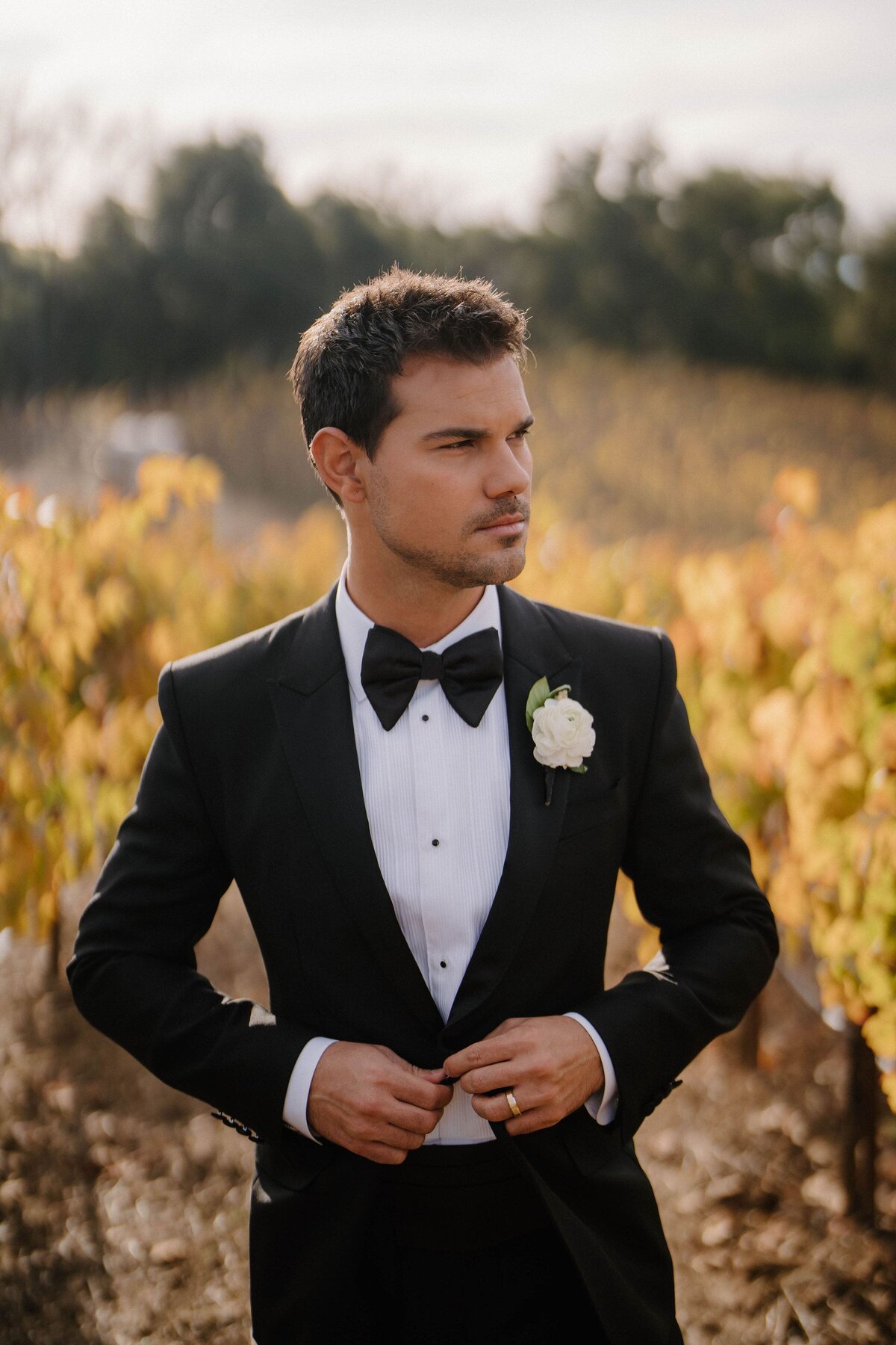 TaylorLautner42-min